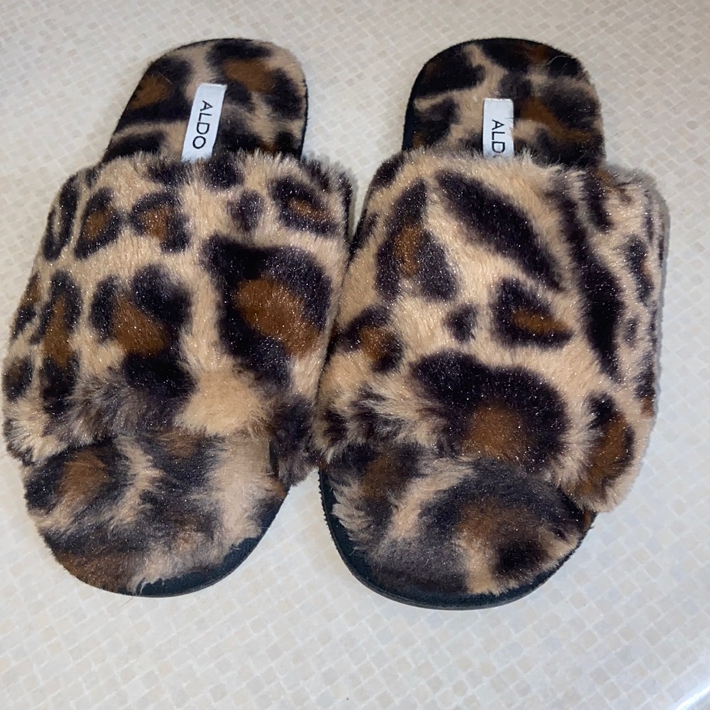 Size small AlDO slippers